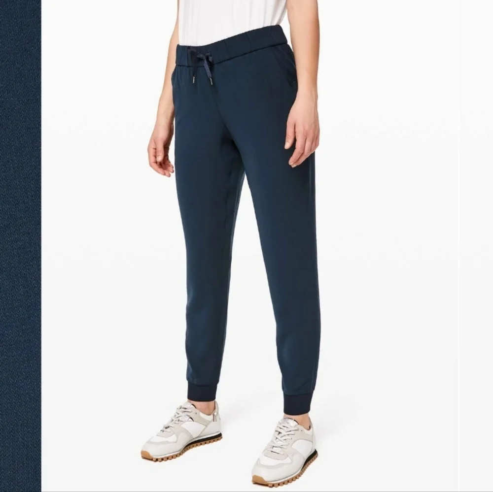 lululemon athletica On The Fly Jogger - True Navy 28